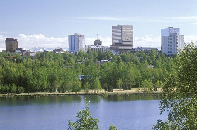 Anchorage Trolley Tour - A 1-hour trolley loop that gets you oriented fast