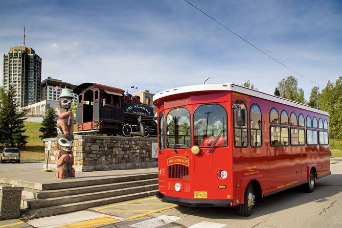 Anchorage Trolley Tour - Wildlife spotting on a city trolley (yes, it can happen)